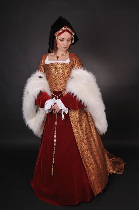 acquisto abiti antichi tudor